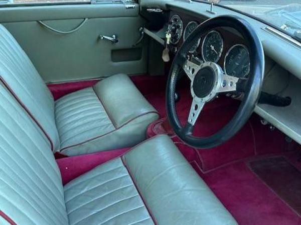 Aston Martin DB2/4