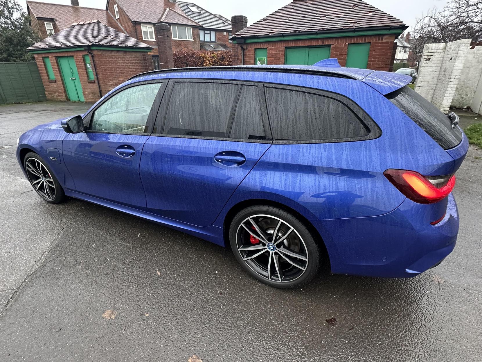 BMW 3 Series 2.0 330e 12kWh M Sport Touring 5dr Petrol Plug-in Hybrid Auto Euro 6 (s/s) (292 ps)