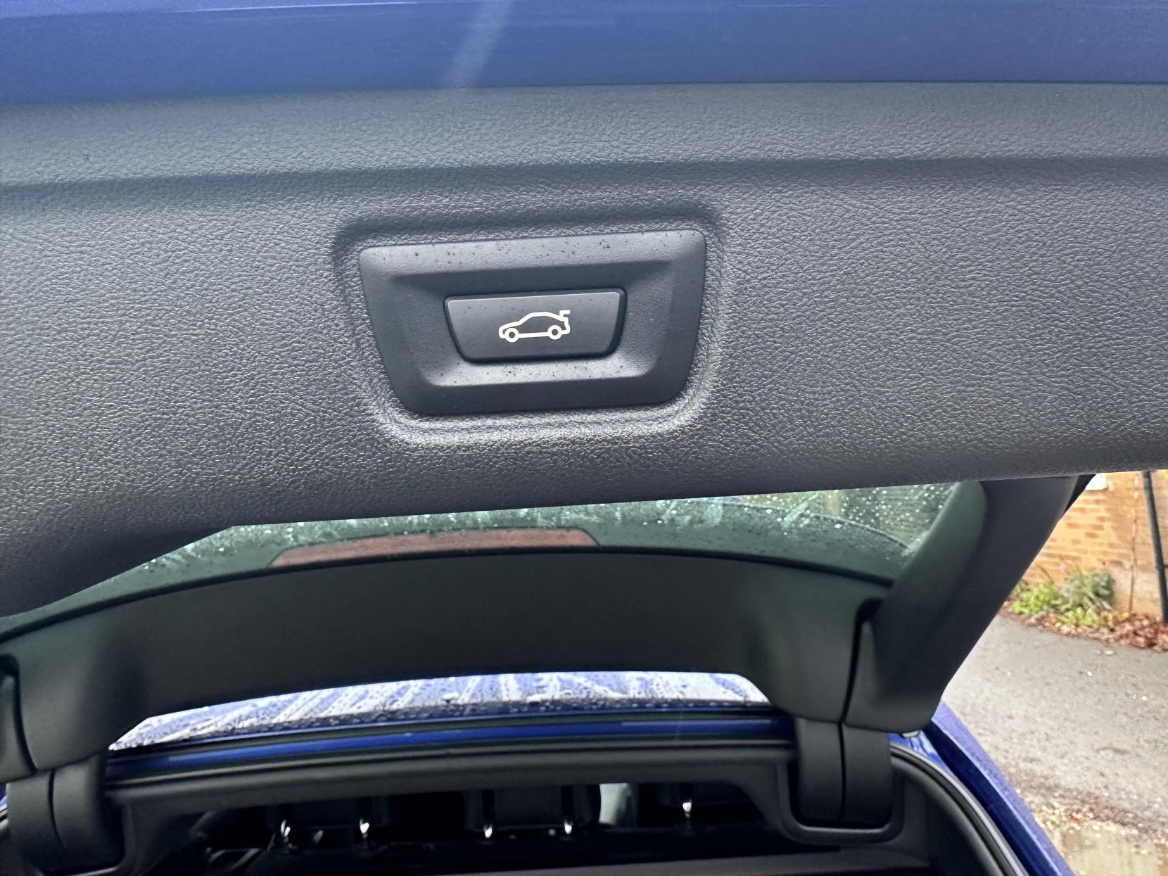 BMW 3 Series 2.0 330e 12kWh M Sport Touring 5dr Petrol Plug-in Hybrid Auto Euro 6 (s/s) (292 ps)